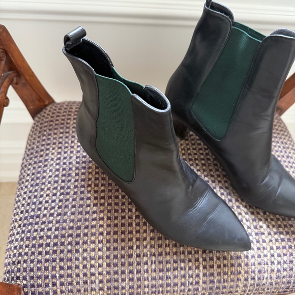 Gucci Pointed Toe Black Leather Short Boots - Picture 4 of 13